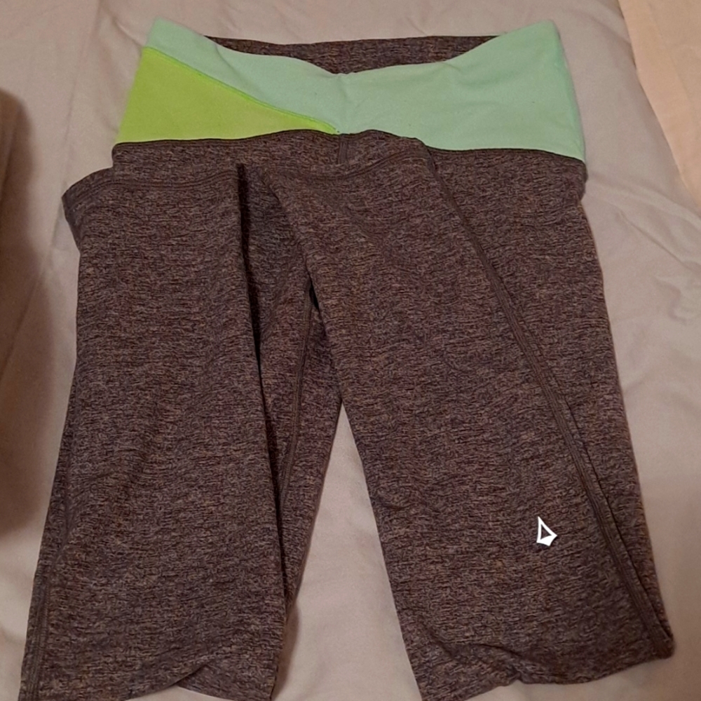 Reversible!!!!! Ivivva leggings for girls
